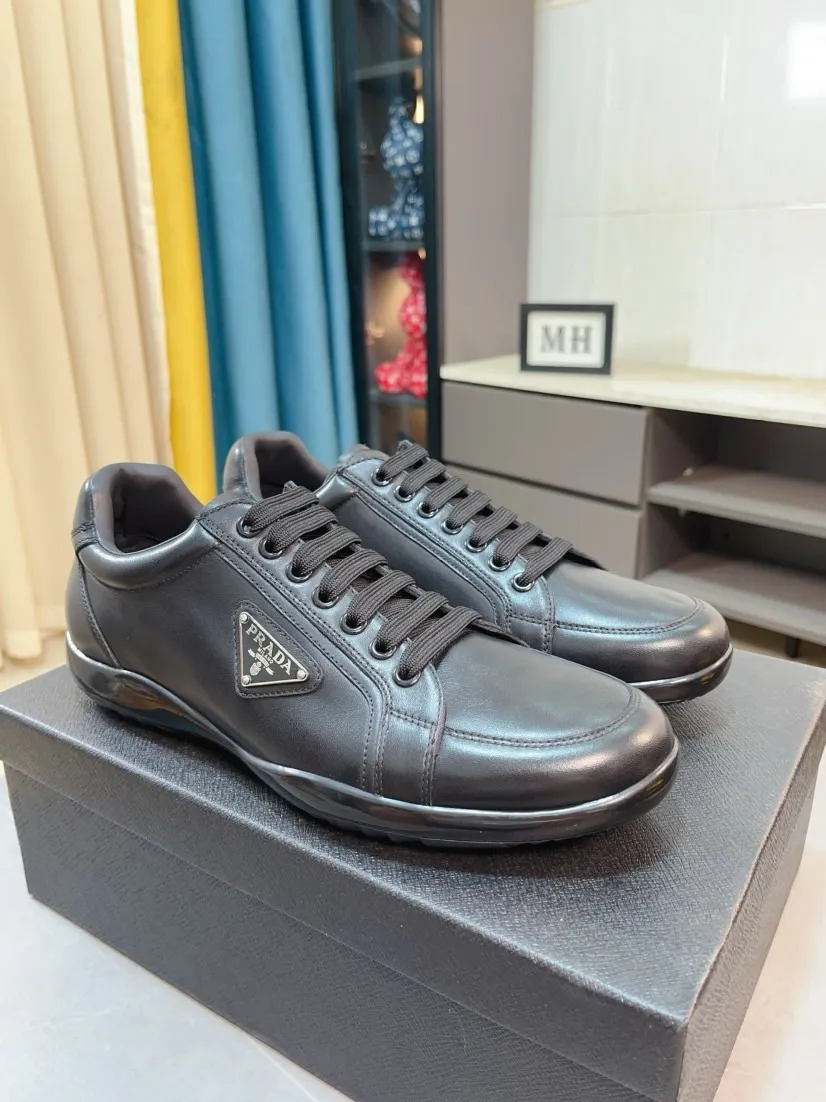 Men's shoes 💰560🌹🌹 High-quality new men's shoes 💰prada (Prada) counters are on the market at the same time. The new men's shoes and 😘fabrics are selected from imported mesh and glue-spraying technology. Imported cowhide lining. 👍🏿High-end☄️Open-molded non-slip rubber outsole, exquisite lines, simple and elegant, comfortable and high-end for leisure travel. Code number: 38 to 44